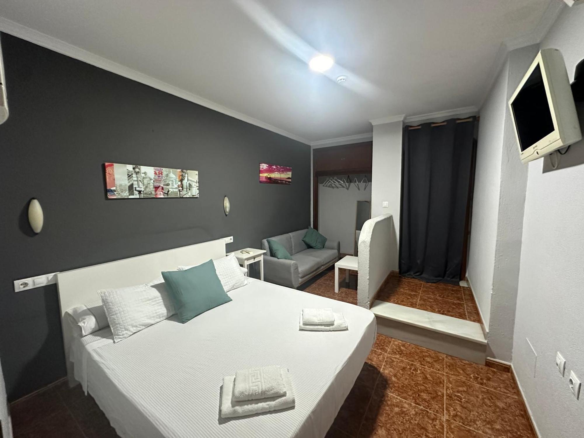 فندق Hostal Tarik طريفة المظهر الخارجي الصورة
