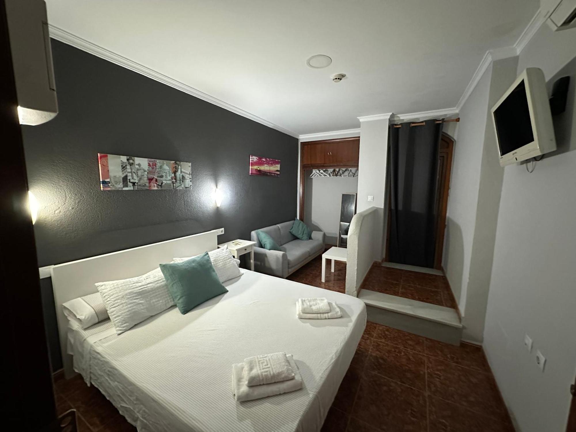 فندق Hostal Tarik طريفة المظهر الخارجي الصورة