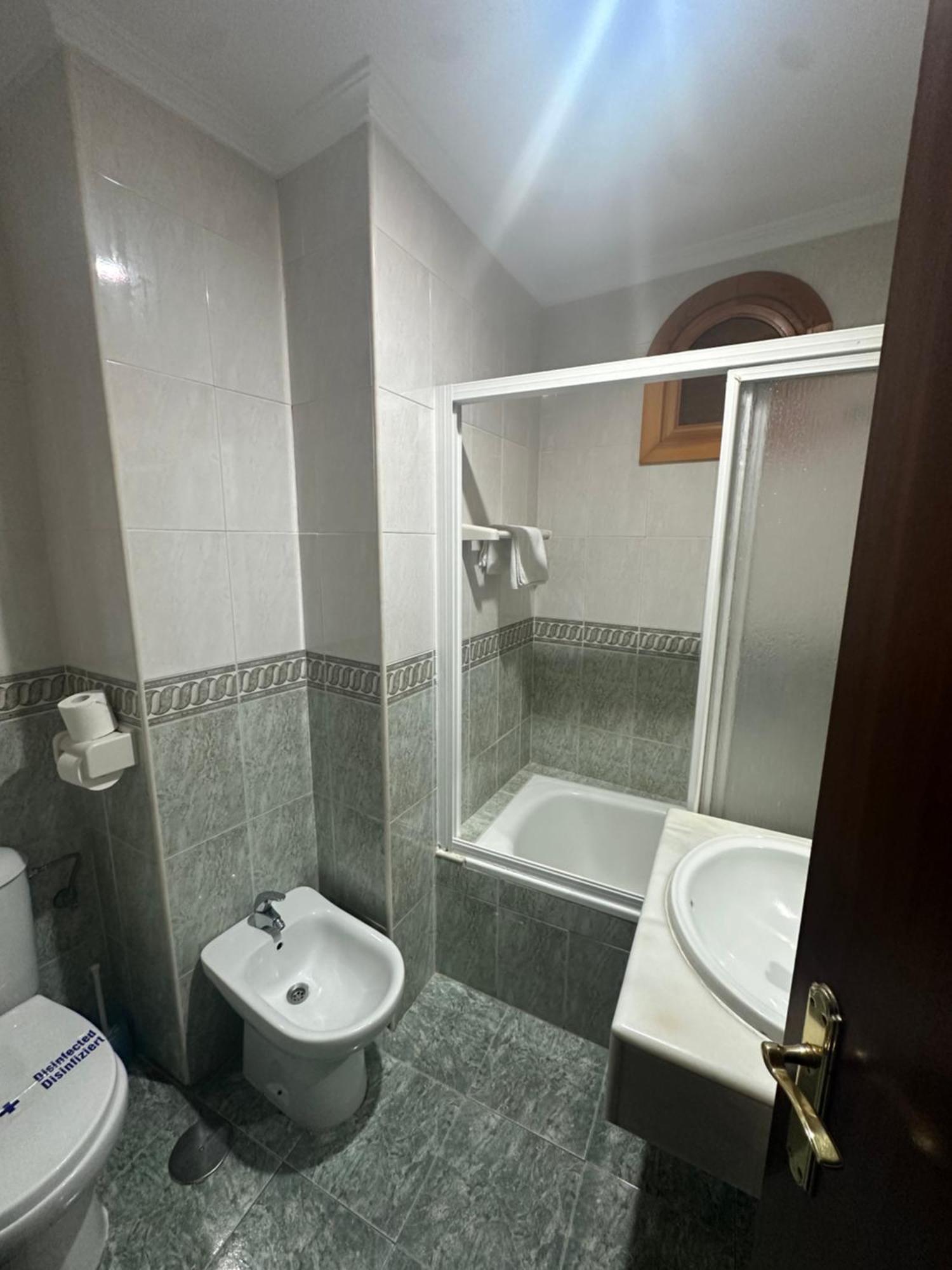 فندق Hostal Tarik طريفة المظهر الخارجي الصورة