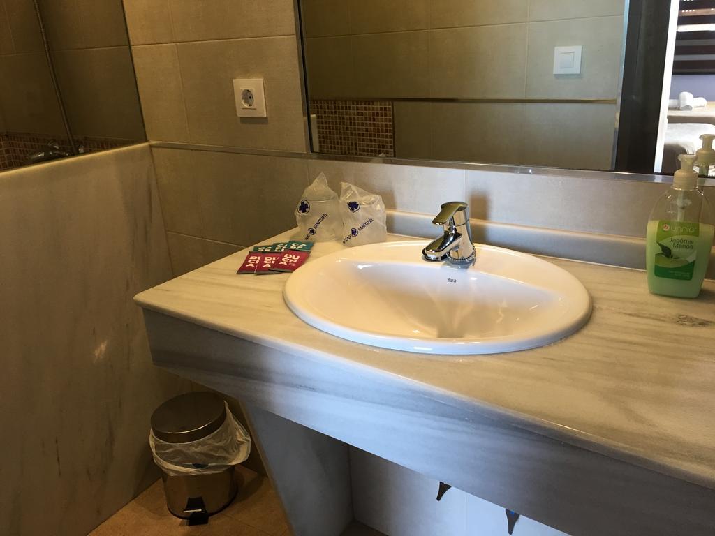 فندق Hostal Tarik طريفة المظهر الخارجي الصورة